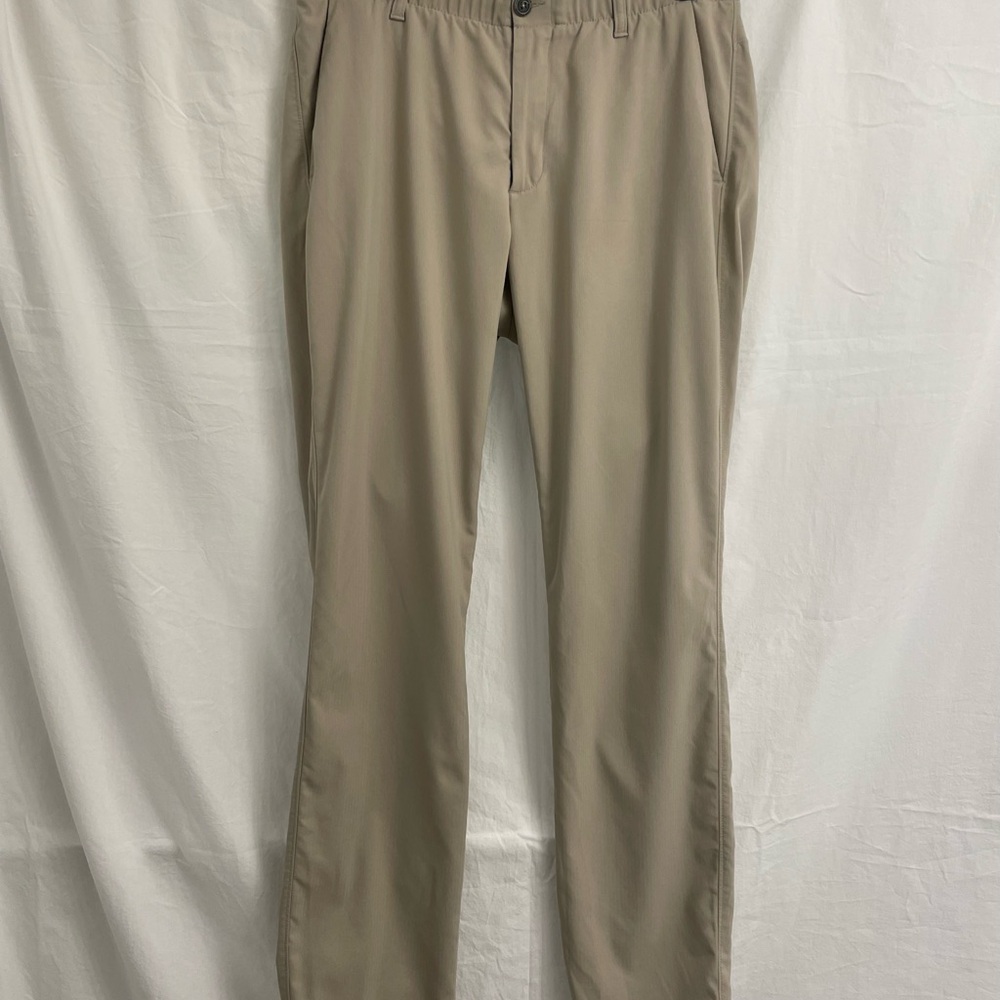 Under Armour Men's Tan Golf Pants. 34x34. EUC